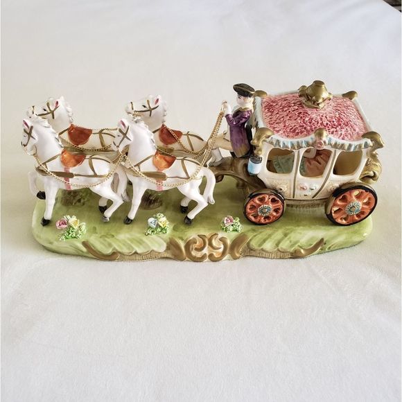 Capodimonte-Style Princess in a Horse Drawn Carriage Porcelain Made in Japan - Picture 2 of 14